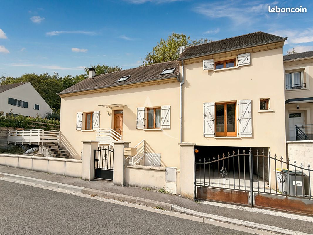 Maison 7 pièces 160 m² · à Jouy-le-Moutier · 160 m² · 429 900 €