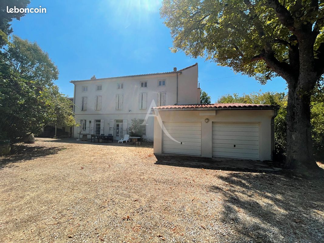Maison 12 pièces 402 m² · à Saint-Félix-Lauragais · 402 m² · 1 160 000 €