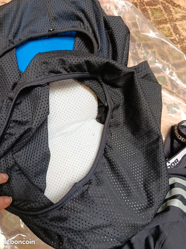 Lot de Tenues et matériel de protection cyclisme en taille S (image 2)