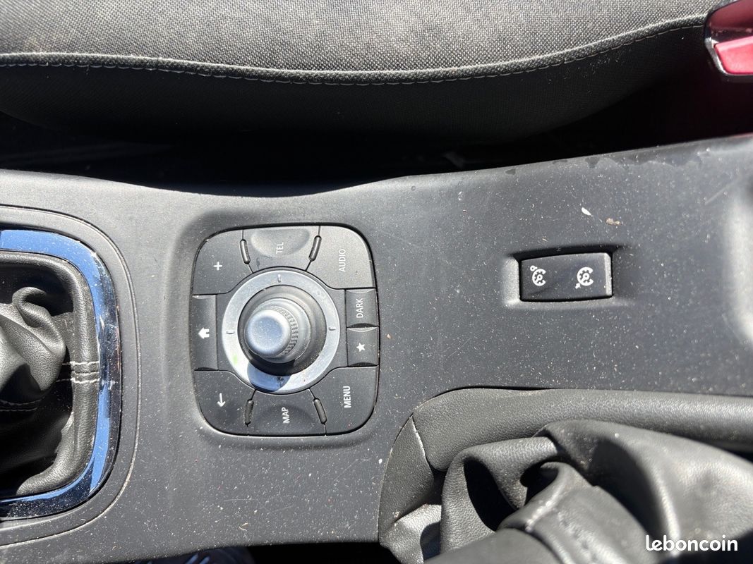 RENAULT MEGANE III BERLINE dCi 110 FAP Energy eco2 Limited (image 15)