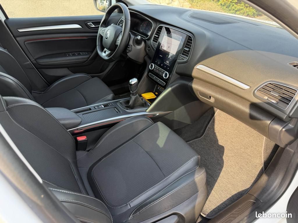 RENAULT MEGANE IV 1.3 TCe - 140 Techno (image 14)