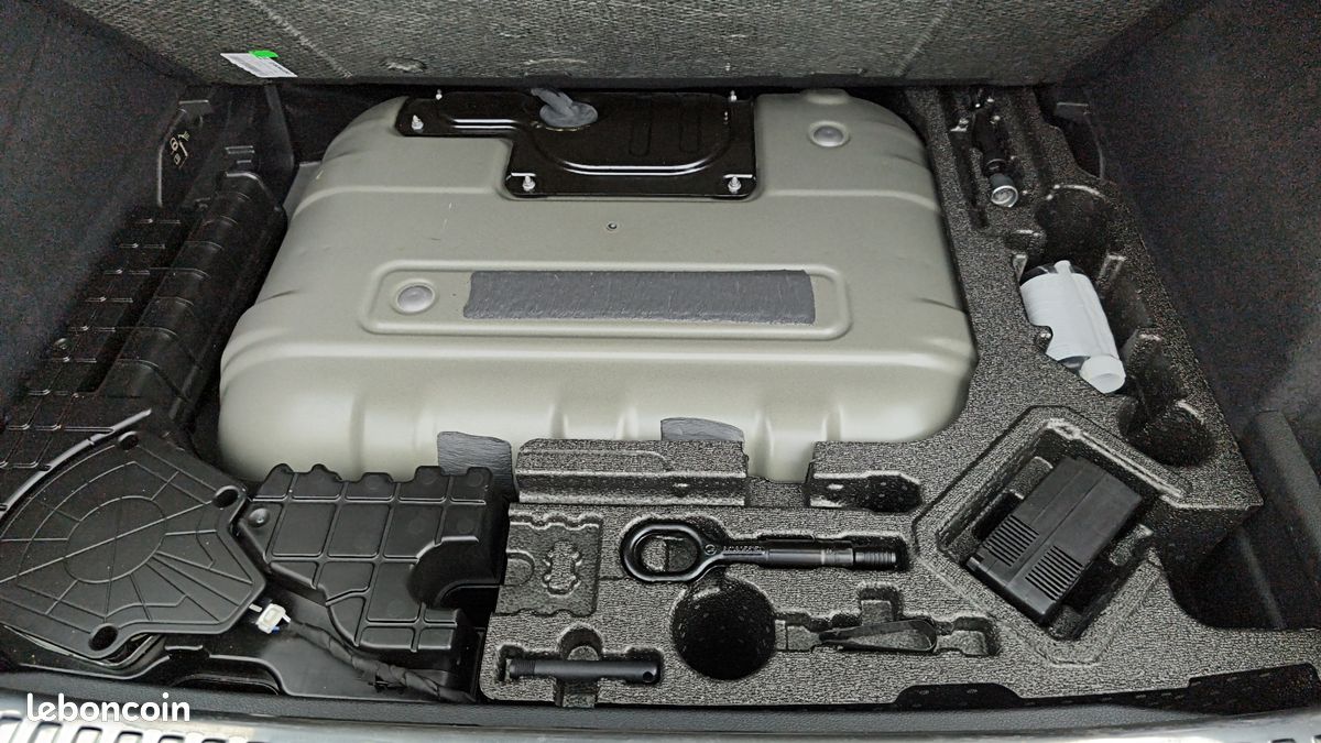 AUDI Q3 45 TFSIe 245 ch S tronic 6 S line + Hayon Elec + camera 360° + smartphone interface (image 10)