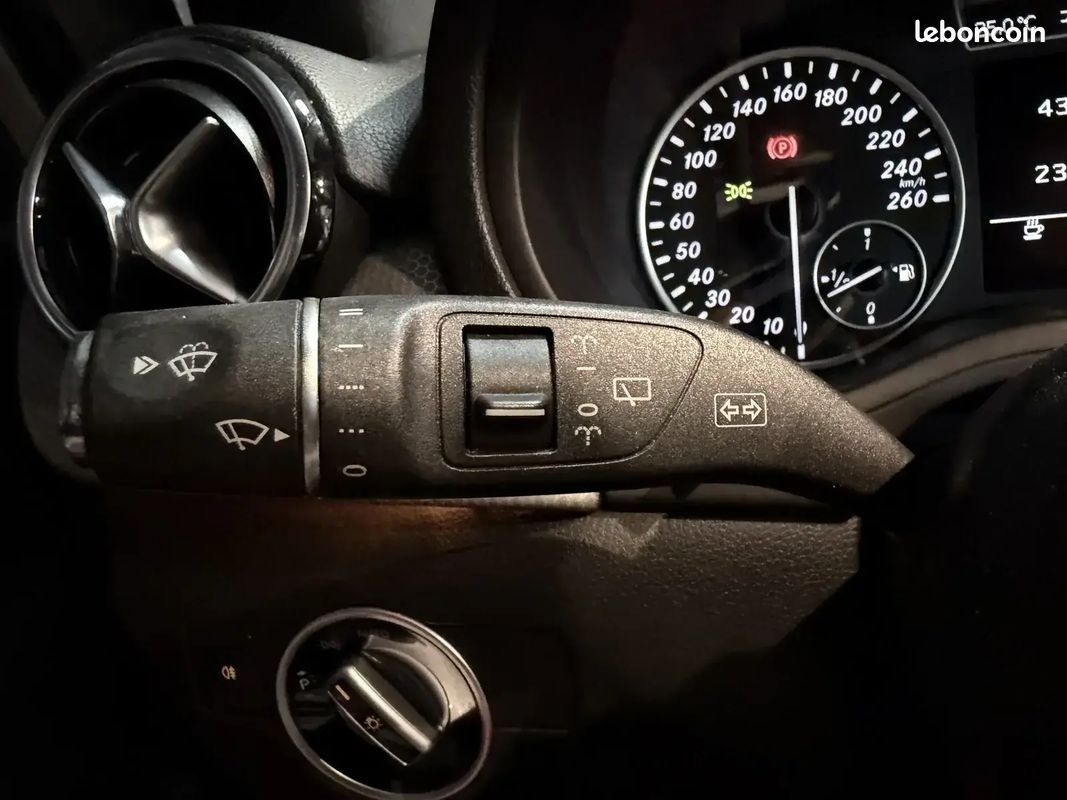 Mercedes-Benz CLASSE B B 180 CDI (246.200) (image 31)