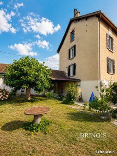 Maison 7 pièces 162 m² · à Renage · 162 m² · 274 000 €