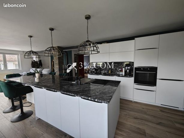 Maison 8 pièces 203 m²
