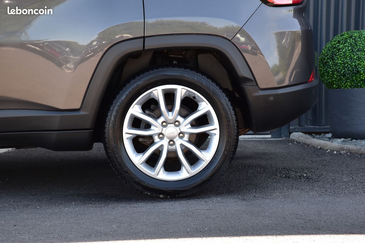 Jeep Compass Limited BVA • 15990 km • 1ère Main • Pack hiver • Camera (image 4)