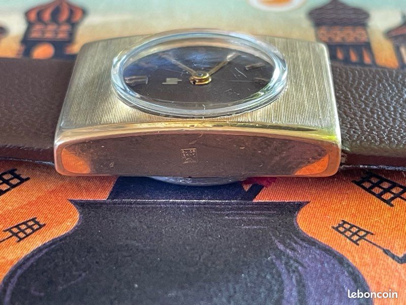 Montre Ancienne Rectangulaire LORA En Or Plaqué - Mécanique Manuelle - Très Bon état