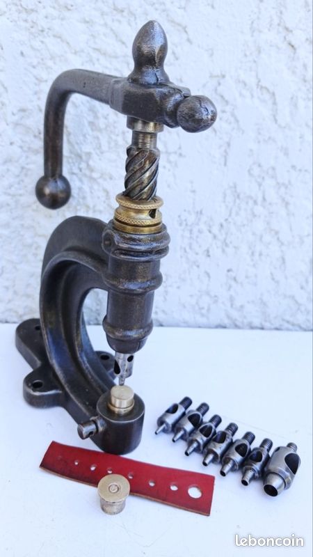 Ancien étau à Mains Bourrelier 11,5 Cm - Outil D'armurier Et Serrurier, France