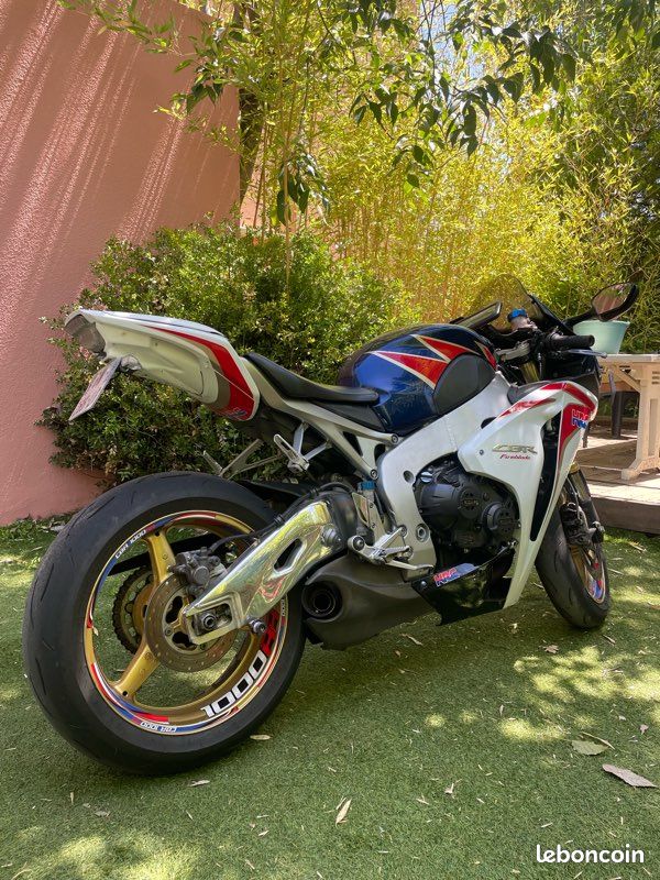Honda cbr 1000 rr (image 3)
