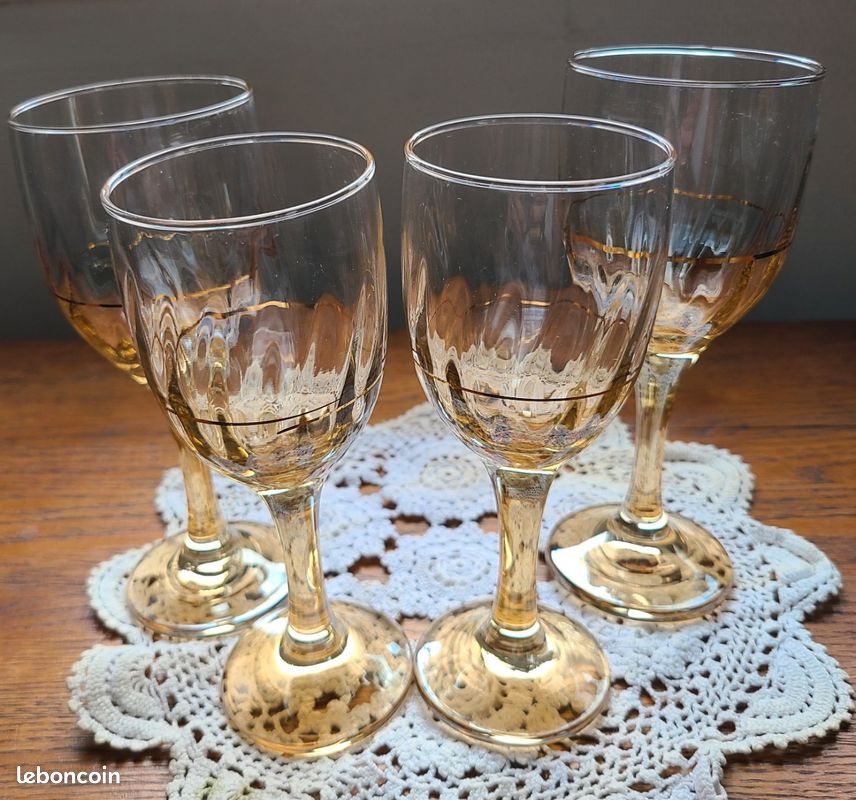 Lot de 3 Verres à Vin ,à Pied en Cristal H 16 Cm Art De La Table
