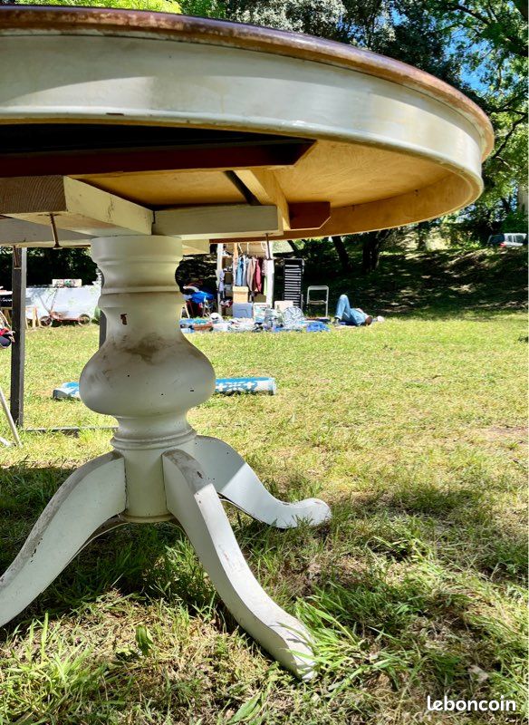 Jolie table en bois (image 5)