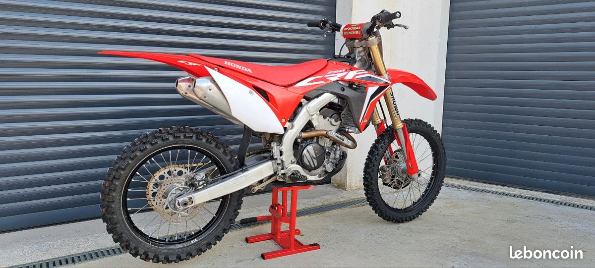 Honda crf 250 r en très bon état servi uniquement ballades (image 3)