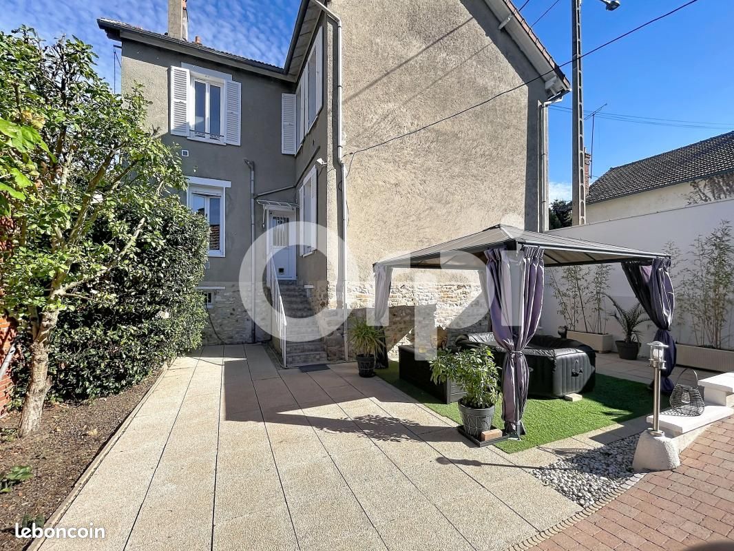 Immeuble 7 pièces 175 m² · à Montereau-Fault-Yonne · 175 m² · 290 000 €