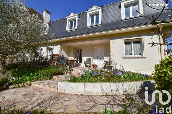 Propriété 5 pièces 160 m²
