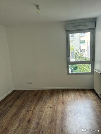 T2 42m² LYON 7 GIRONDINS - ASCENSEUR - CALME - DPE C - Garage en option — 3