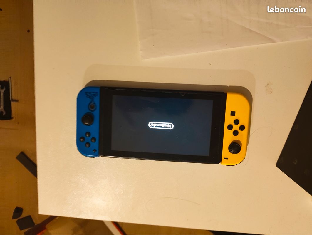 Pack nintendo Switch édition fornite avec jeu (image 1)
