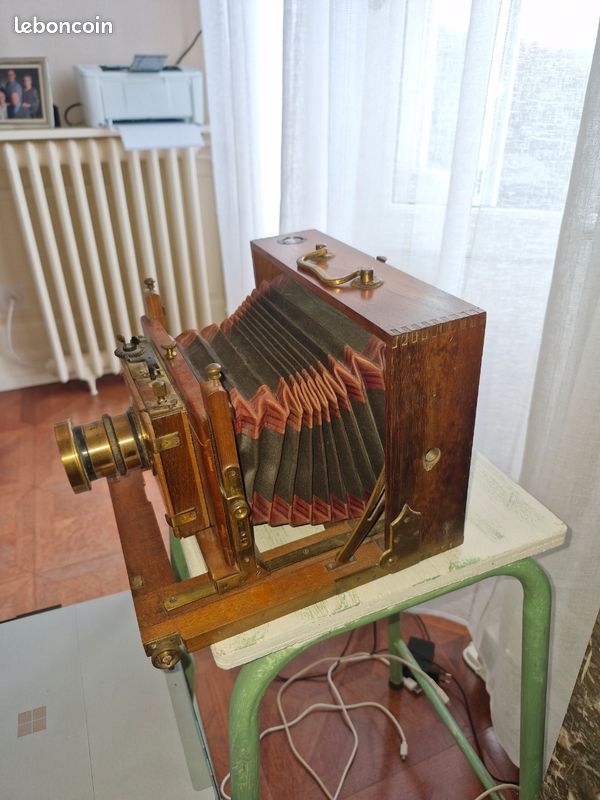Ancien appareil photo à soufflet revisité porte photo