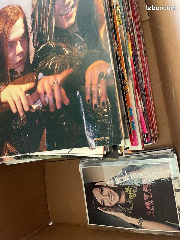 Grand lot de posters et magazines Tokio Hotel (et autres) (image 3)