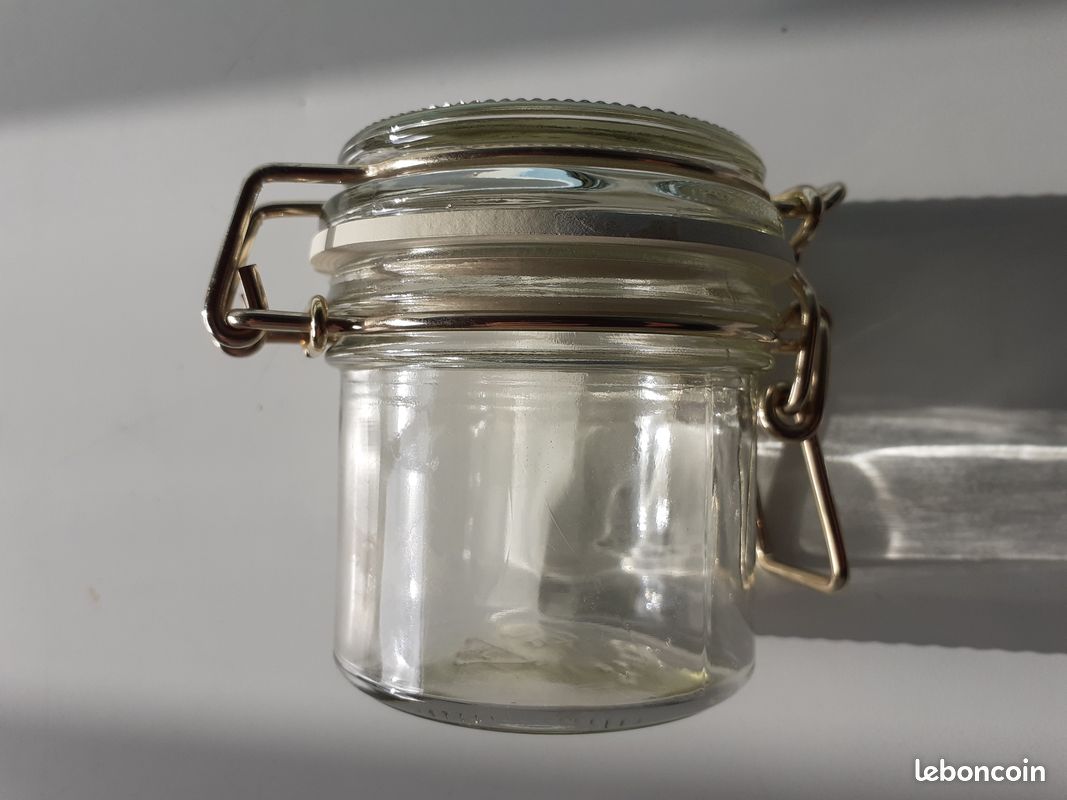 Petit bocal à fermeture étanche (image 2)