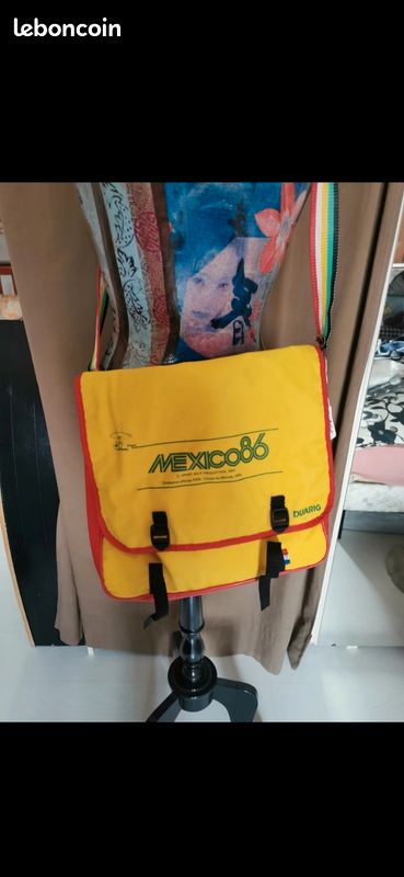 Sac en plastique sur fond blanc | Photo Premium