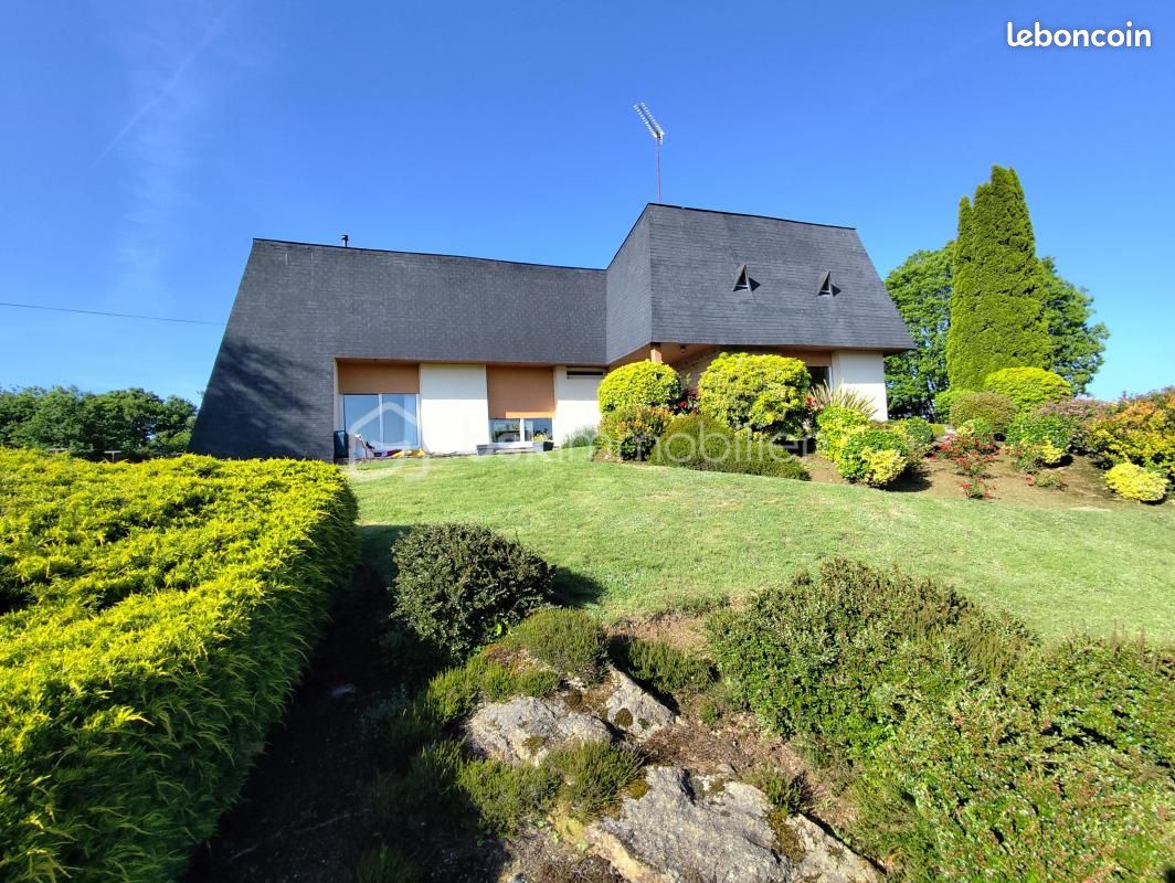 Maison 6 pièces 136 m² · à Pontmain · 136 m² · 163 000 €