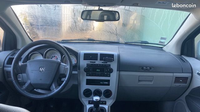 DODGE CALIBER 2.0 CRD 140 6 vitesses , interieur tout cuir, régulateur de vitesse, jantes alu, climatisation (image 5)