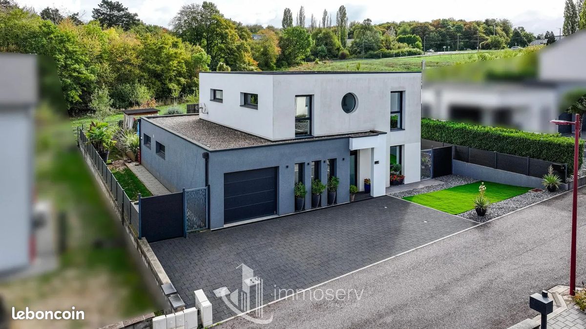 Maison 174 m² · à Neufchef · 174 m² · 570 000 €