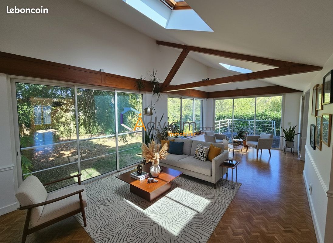 Maison 8 pièces 217 m² · à Orléans · 217 m² · 335 000 €