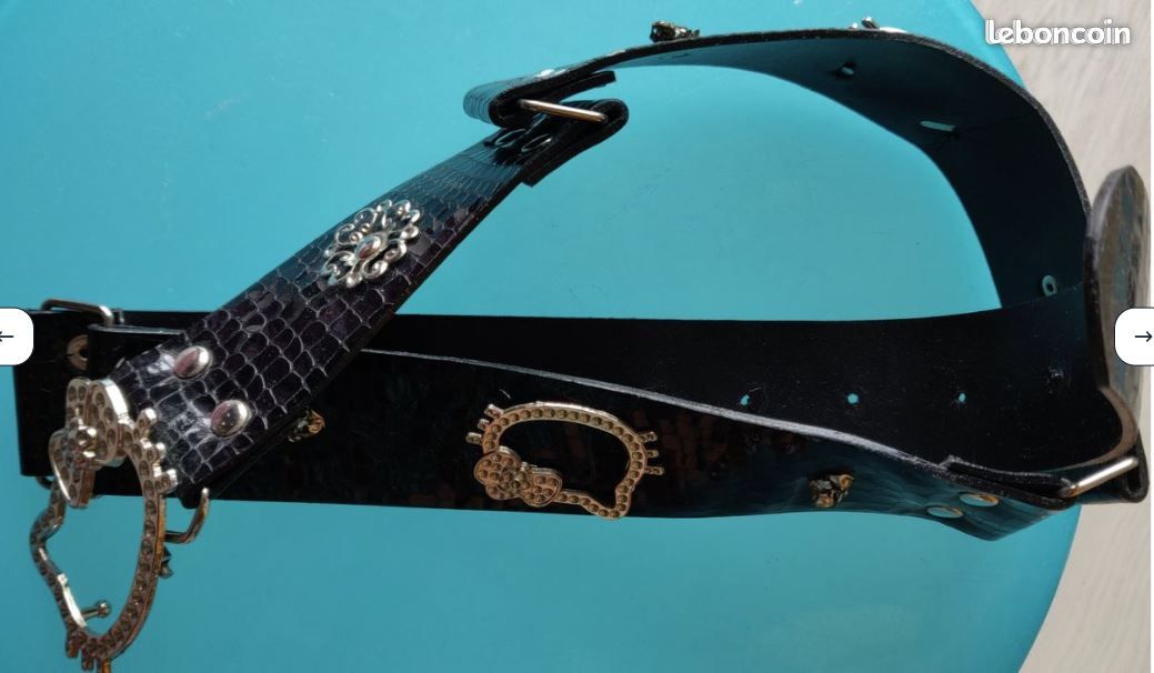 Hello Kitty Ceinture noire vernie boucle et empiècements argentés (image 2)