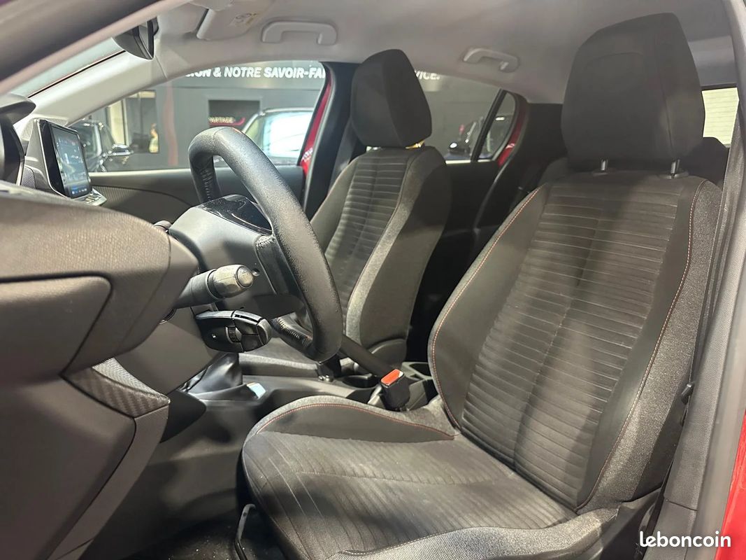 Peugeot 208 II Active 1.2 100 CV BVM / ENTRETIEN COMPLET PEUGEOT / CARPLAY / SIEGES AVANT CHAUFFANTS (image 15)