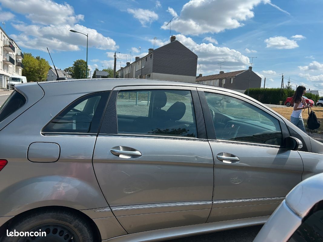 Mercedes Benz B (image 1)