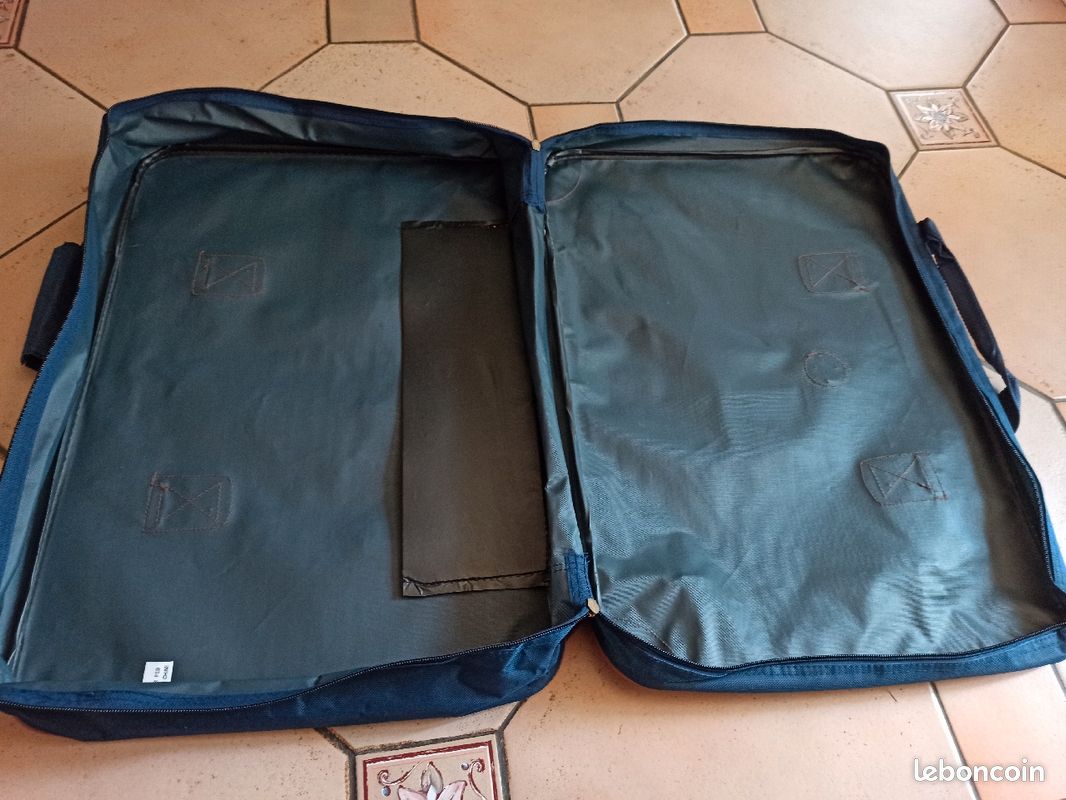 Set de voyage : valise + trousse de toilette (image 5)