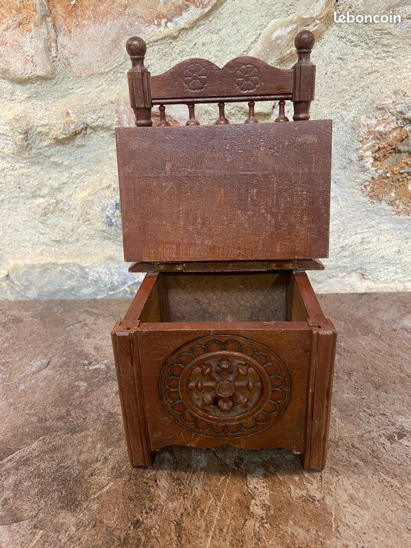 ANCIEN MEUBLE BRETON de poupée vaisselier en chêne EUR 60,00 - FR ANCIEN MEUBLE BRETON de poupée vaisselier en chêne EUR 60,00 - FR