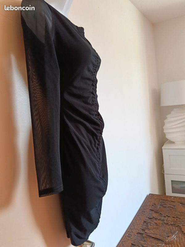 Robe noire Prettylittlething taille 38 (image 7)