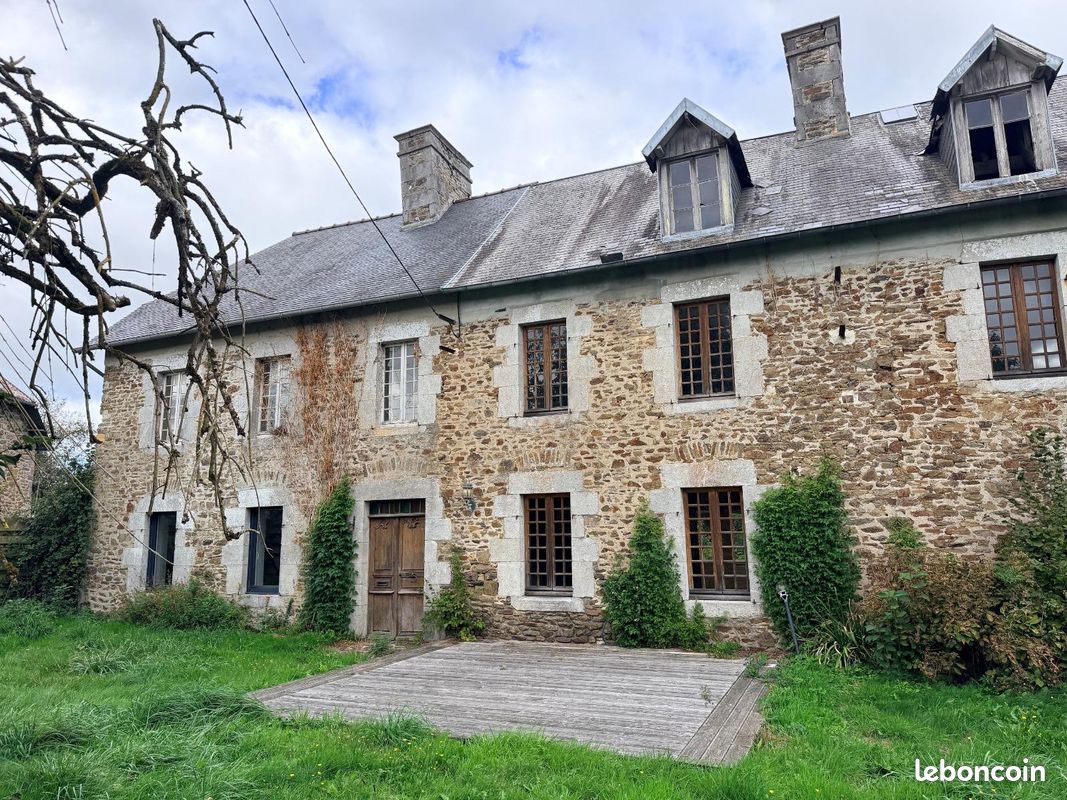 Maison 5 pièces 191 m² · à Saint-Martin-de-Bonfossé · 191 m² · 240 000 €