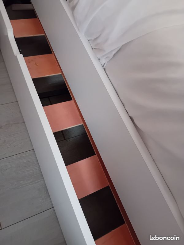 Lit (image 6)
