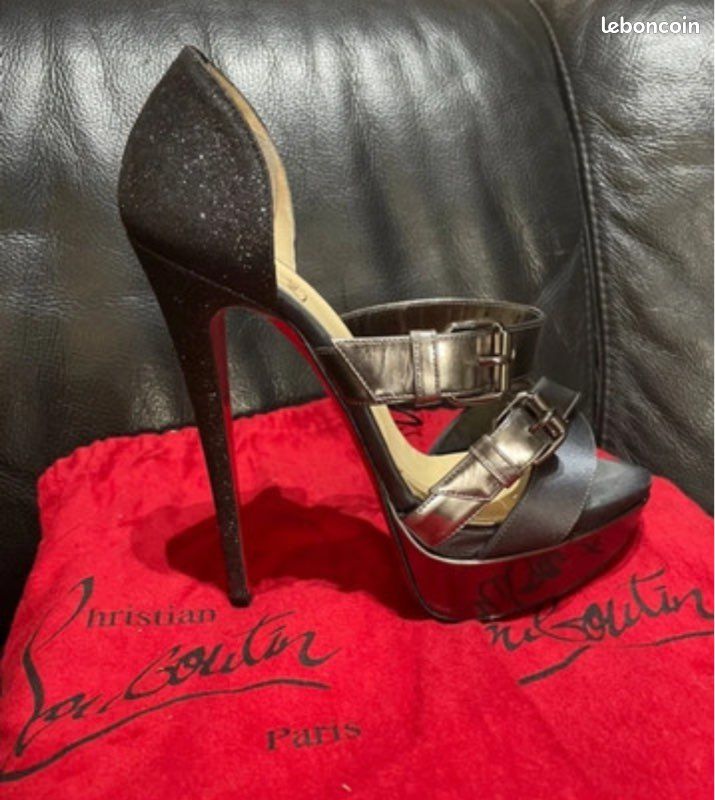 Talon Haut Talon De 15 Cm Louboutin Escarpin Plat Bout Pointu