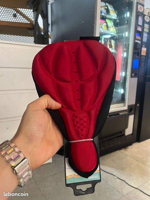 Housse de Selle Vélo en Gel et Mousse Confortable et Antidérapante 26x16cm - Rouge (image 1)