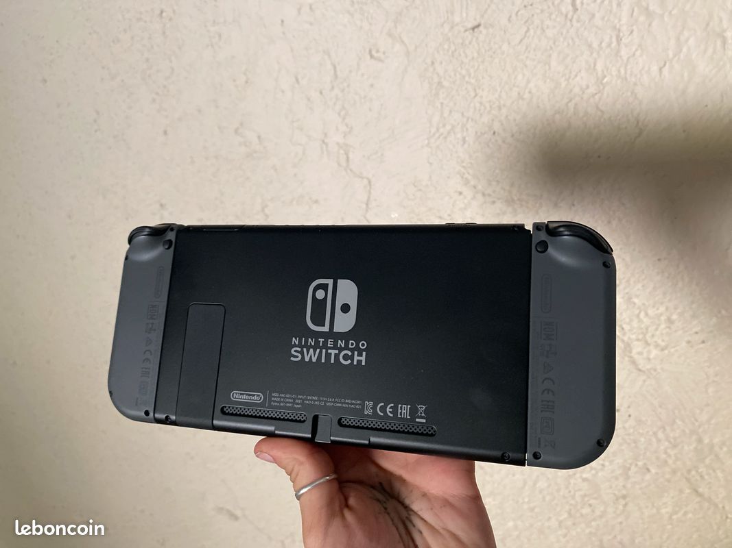 Nintendo switch neuve + housse de protection + 2 jeux (image 3)