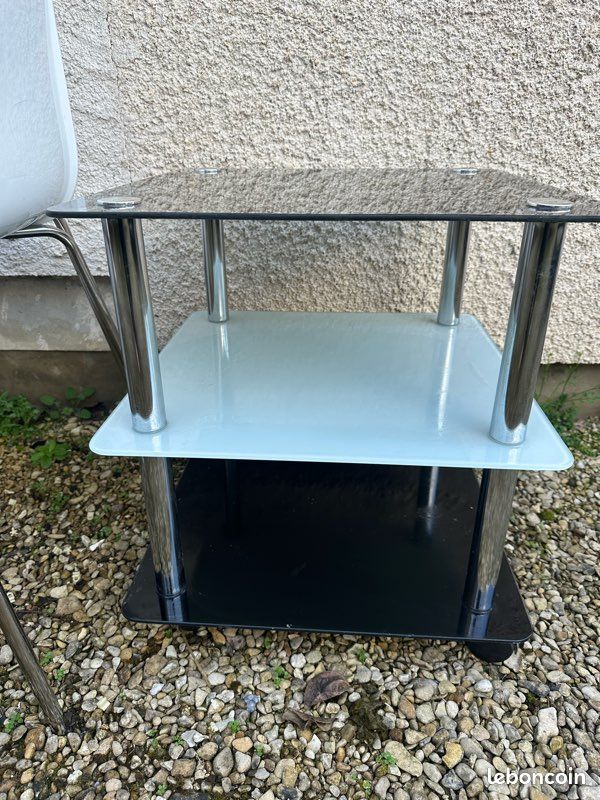 Table de nuit (image 1)