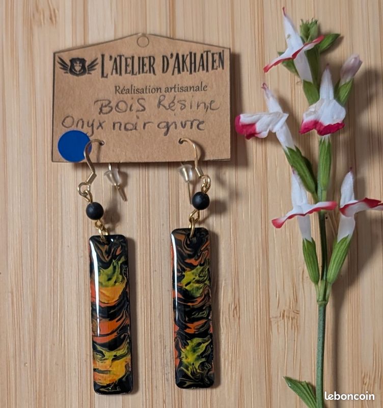 Boucles d'oreilles bois résine Vert orange or (image 1)