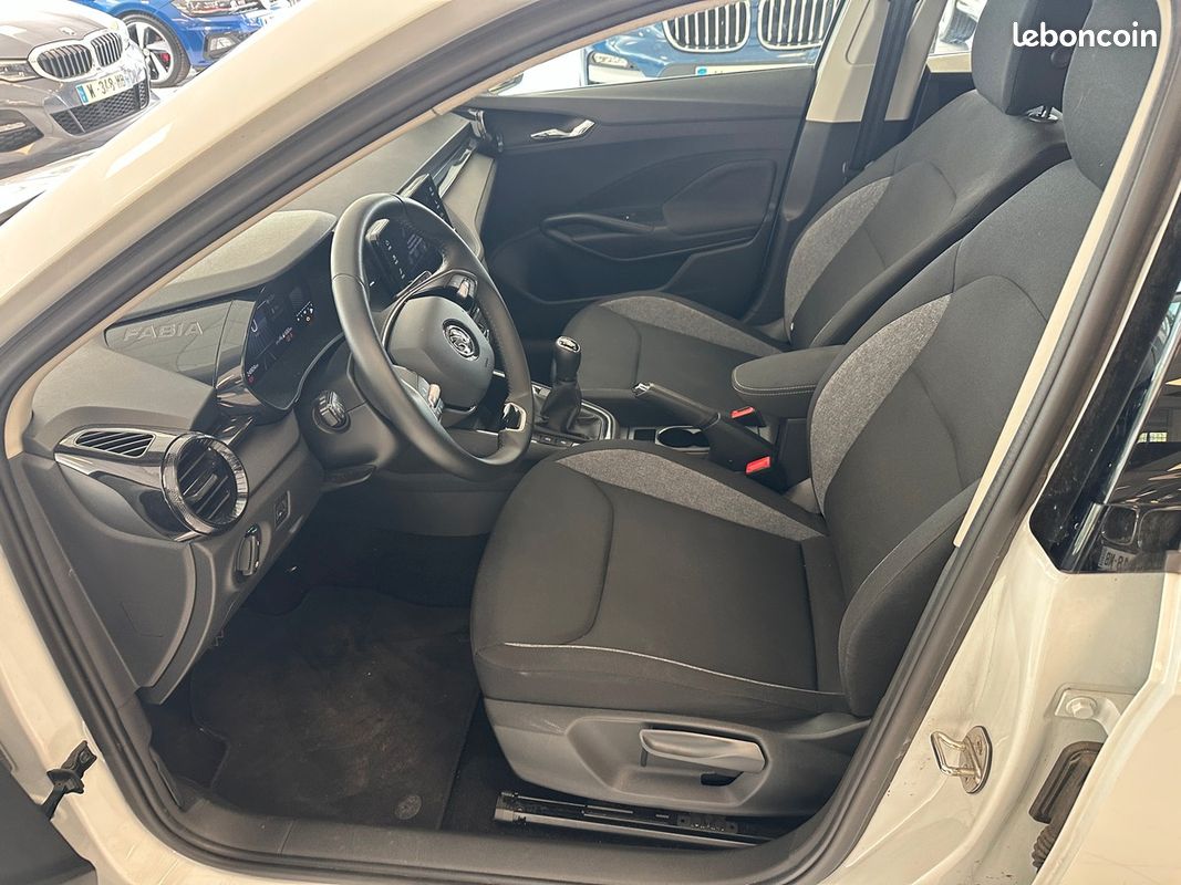 Skoda Fabia IV 1.0 TSI 95 CH SELECTION EXPORT ALGERIE 2024 (image 15)