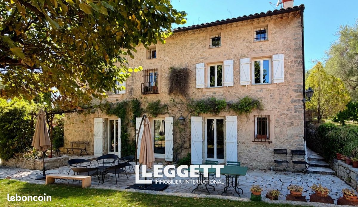 Maison 6 pièces 143 m² · à Grasse · 143 m² · 900 000 €