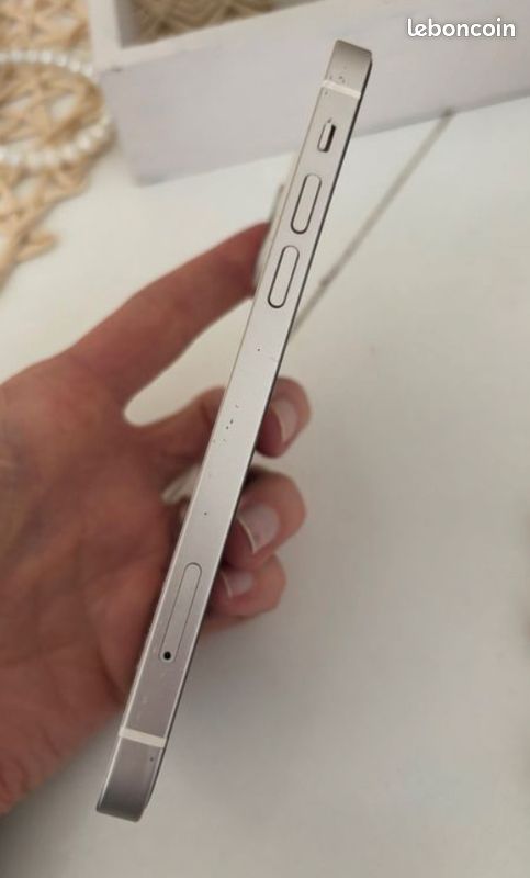IPhone 12 (image 6)