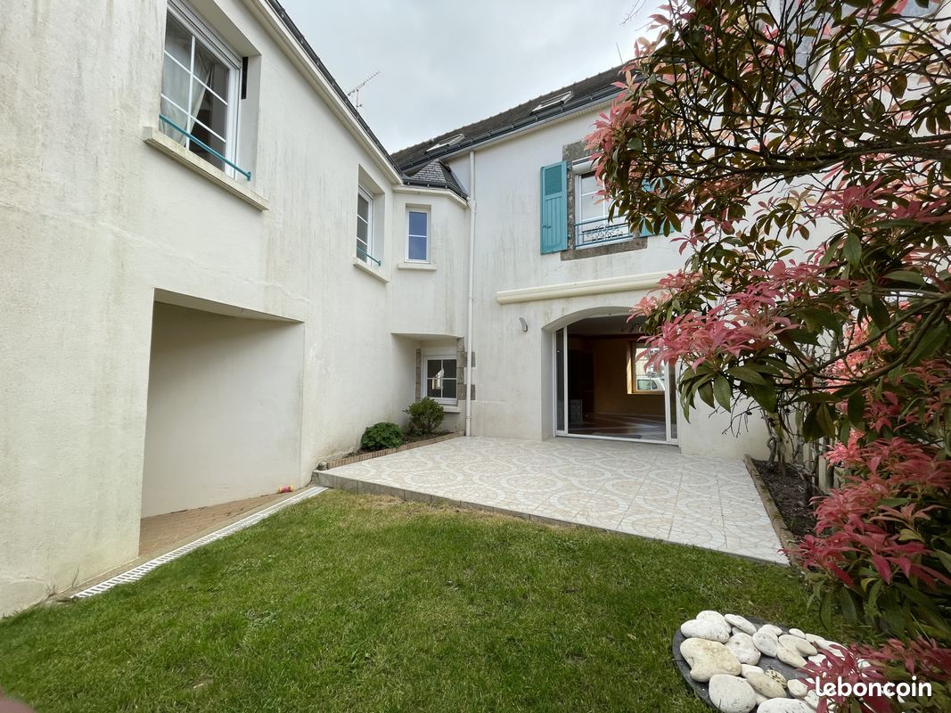 Maison 8 pièces 193 m² · à Cléguérec · 193 m² · 239 000 €