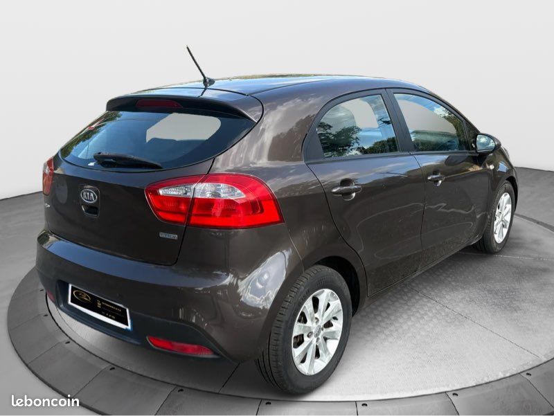 🚘 KIA Rio 1.4 CRDi Spirit (image 4)