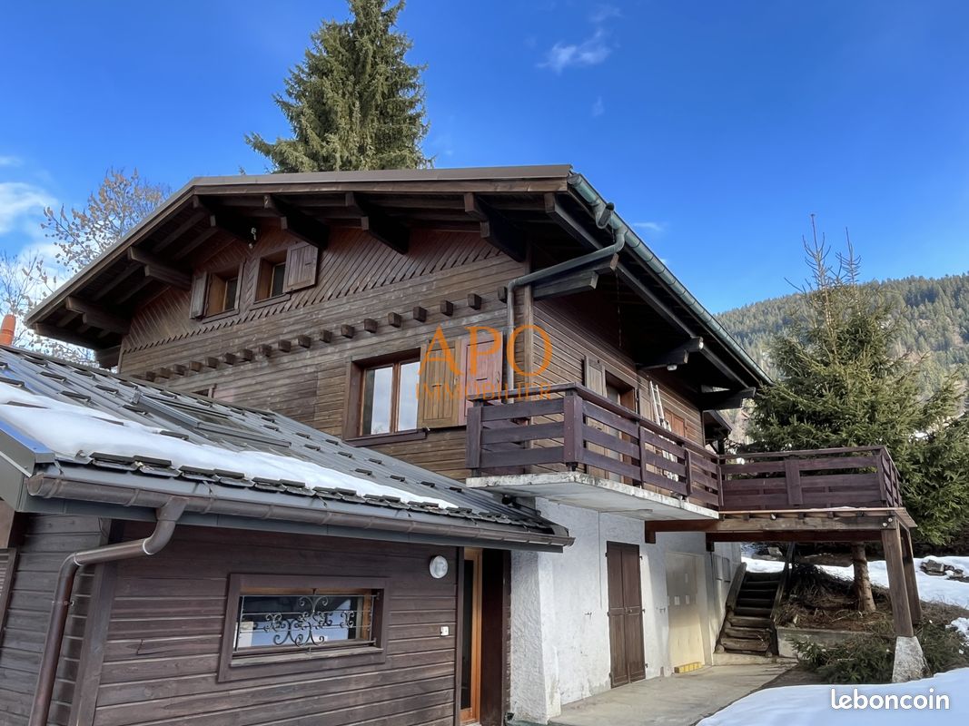 Appartement 7 pièces 150 m² · à Arâches-la-Frasse · 150 m² · 650 000 €