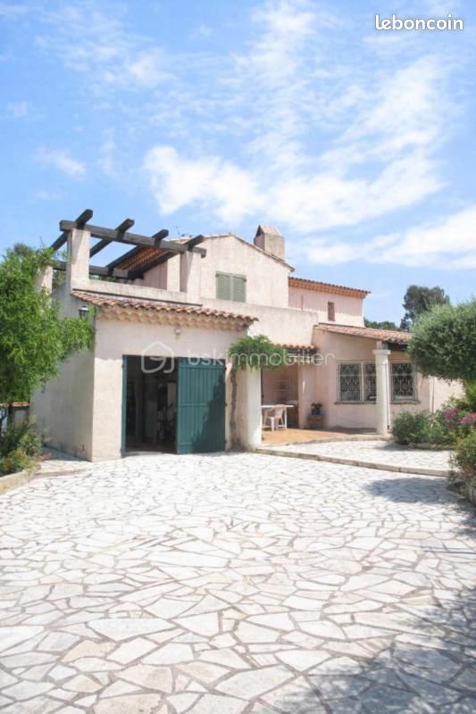 Maison 6 pièces 140 m² · à Fréjus · 140 m² · 580 000 €
