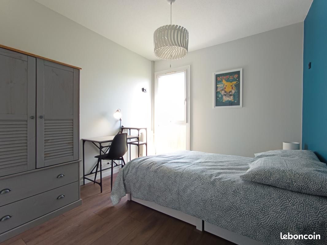 Appartement 1 pièce 77 m² · à Rennes · 77 m² · 450 €