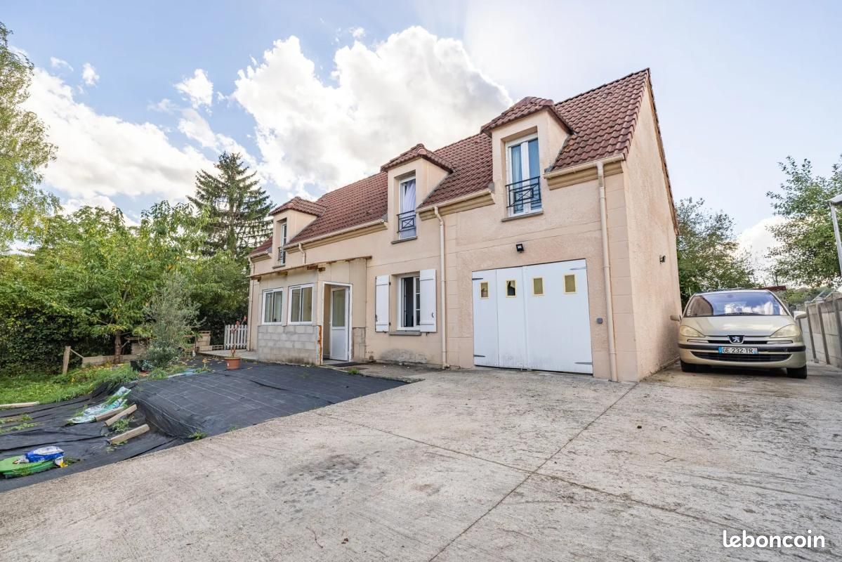 Maison 6 pièces 130 m² · à Corbeil-Essonnes · 130 m² · 422 000 €